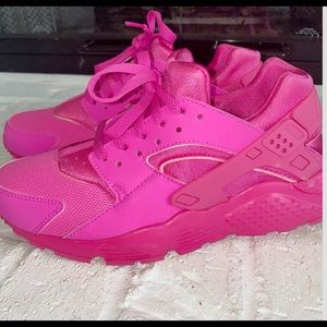 NIKE AIR HURACHE RUN! Only been worn once.